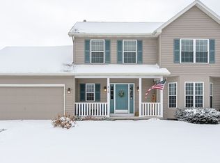 416 Parkside Trl, Walworth, NY 14568
