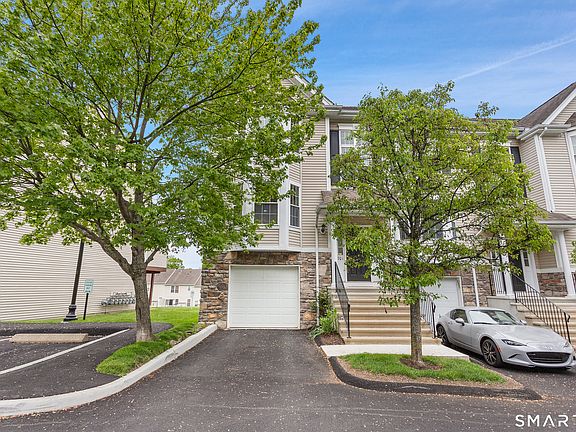 3rd image of 701 Sienna Drive #701
