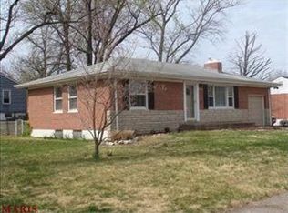 10720 Saint Edmund Ln, Saint Ann, MO