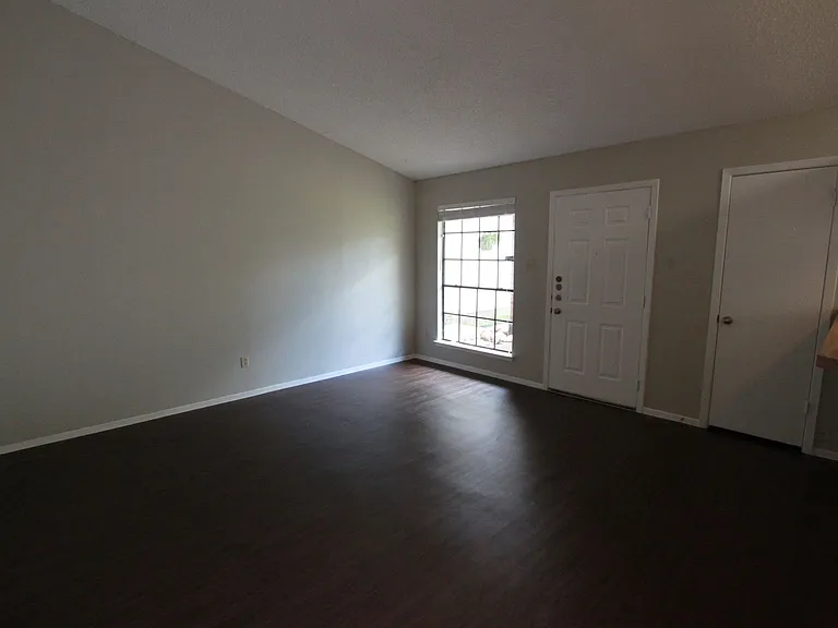 11603 Poplar Cv — Photo 7