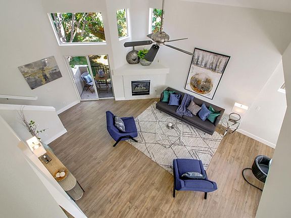 4th image of 1099 Esparanza Way