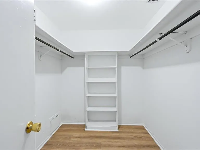 1329 Nantucket Rd — Photo 18