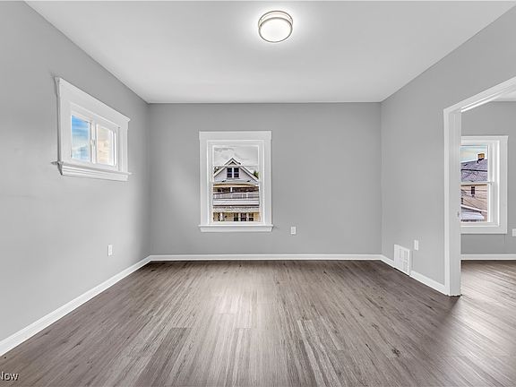 5th image of 2092 W 105th St Unit 2