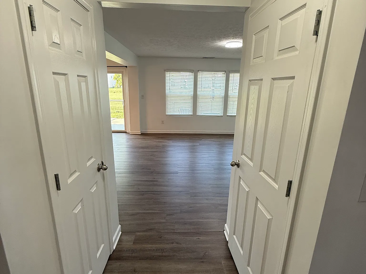 3 bed, 2174 sqft, $2,095 — Photo 4