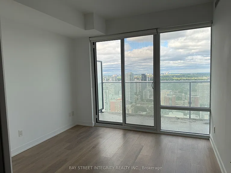 501 Yonge St #4108 — Photo 3