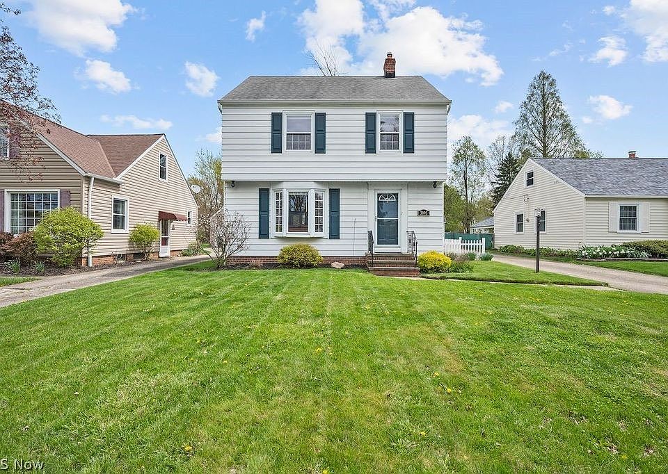 1st image of 3995 W 220th St