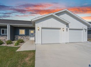 6213 S Hunt Pl, Sioux Falls, SD 57106