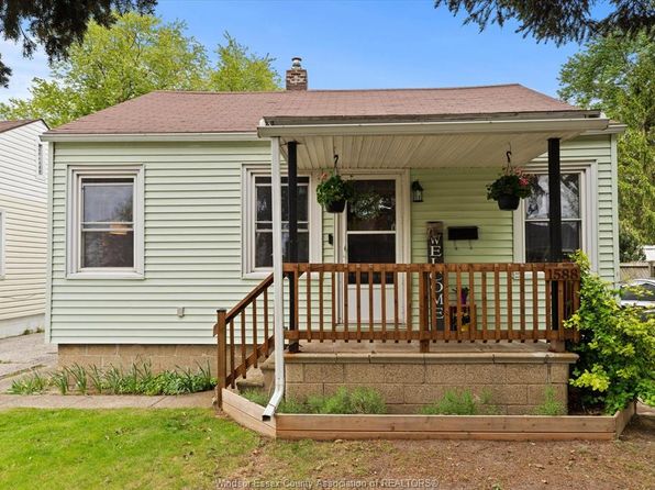 1588 Central Ave, Windsor, ON N8Y 3V8