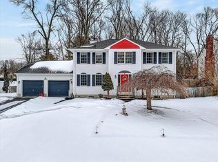 6 Wyoming Dr, Cumberland, RI 02864