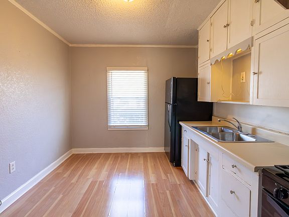 5th image of 4709 Coronado Ave