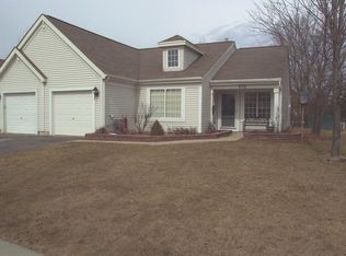 172 W Providence Ln, Round Lake, IL 60073