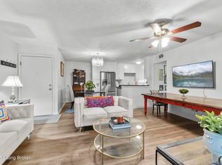 4 Dupont Way APT 6, Saint Matthews, KY 40207