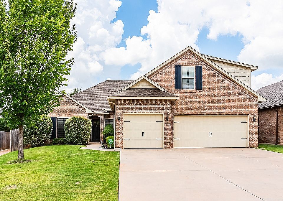 1st image of 19113 Pinehurst Trail Dr