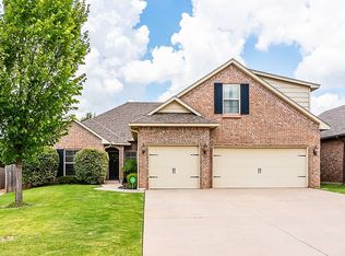 19113 Pinehurst Trail Dr, Edmond, OK 73012