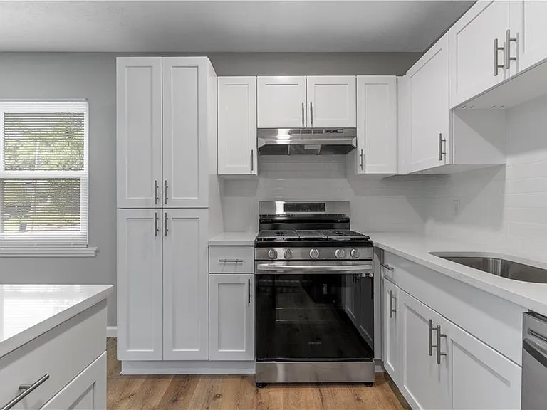 1701 Hawthorne Ave #1B — Photo 10