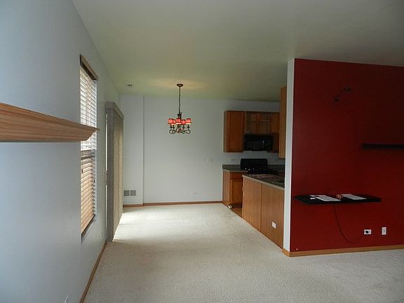 4th image of 4165 Blackstone Dr