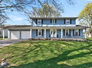 250 Pine Valley Dr, Rochester, NY 14626