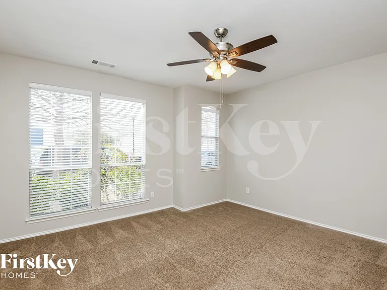 11004 Kinston St — Photo 9