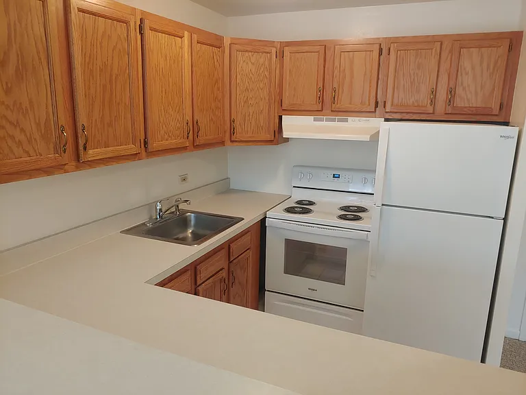 5820 Oakwood Dr #5J — Photo 5