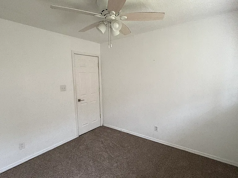2079 W 50th Pl — Photo 14