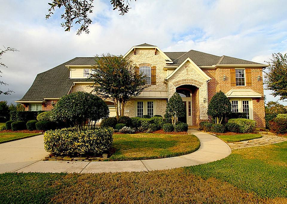 1st image of 3918 Summer Manor Dr