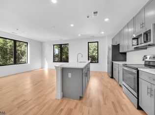 1037 Amboy Ave #404, Edison, NJ 08837