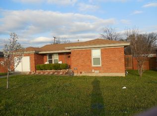 824 Brown Trl, Bedford, TX 76022