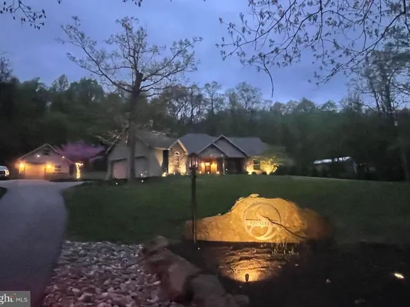 261 Big Spring Rd, Etters, PA 17319