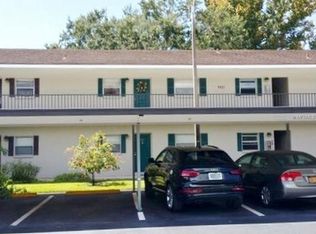 9821 113th St APT 103, Seminole, FL 33772