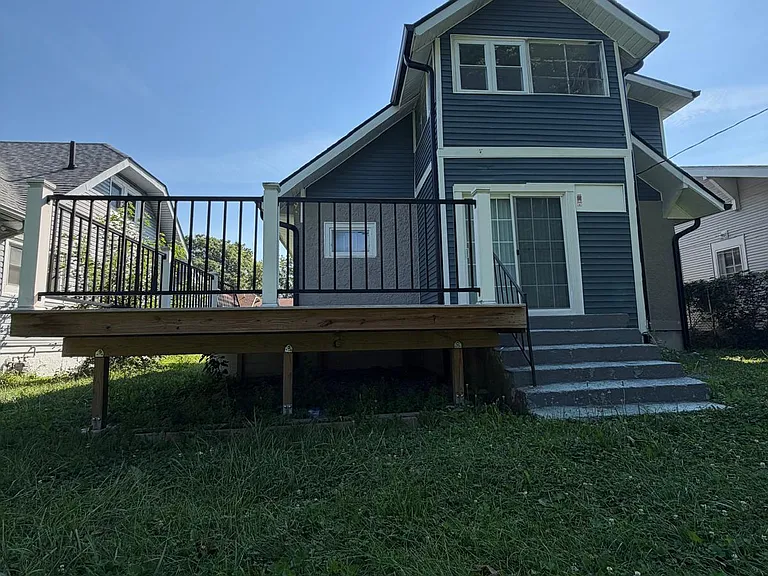 3526 Evergreen Ave — Photo 2