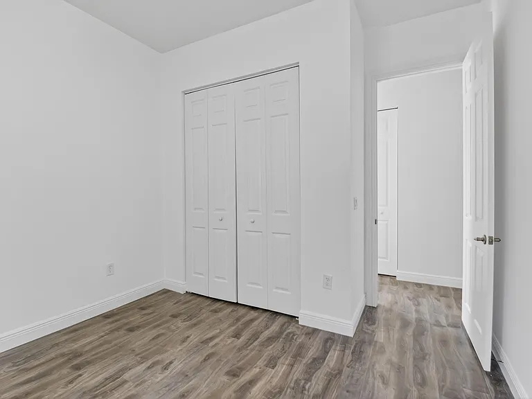 2515 Venetian Ct — Photo 29