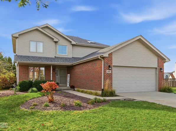 814 Edgewater Dr, Minooka, IL 60447