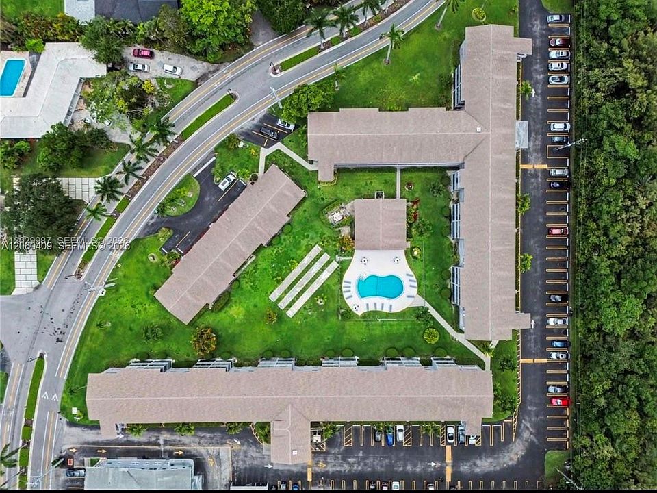 1st image of 700 Layne Blvd APT 306