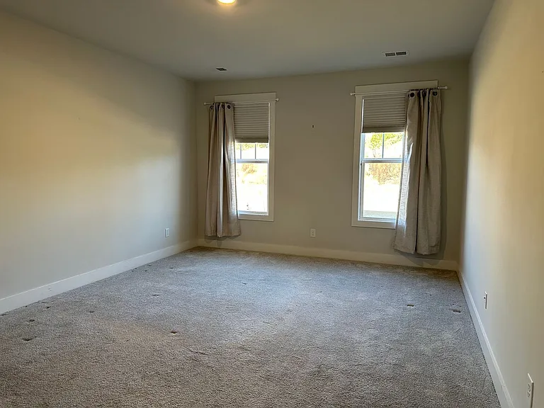 521 Robinwood Pl — Photo 5