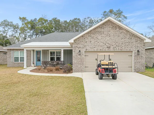 67 Spruce St, Freeport, FL 32439