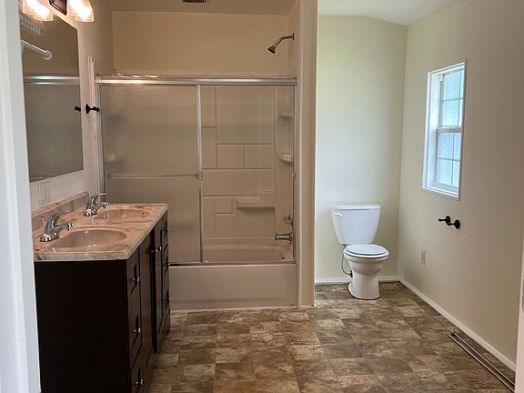 3rd image of 2704 Spring Park Rd