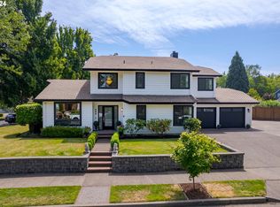 866 Fairway View Dr, Eugene, OR 97401
