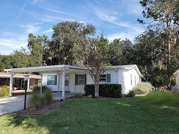 3rd image of 24 Winthrop Ln