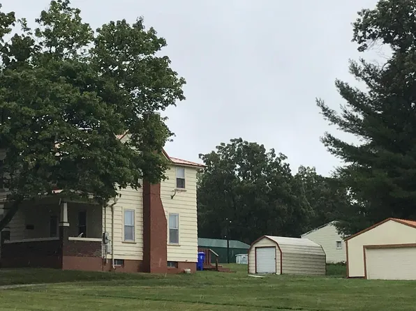 142 Hollis St, Kewanee, IL 61443