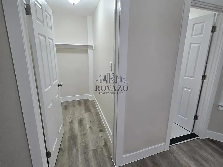 28 Wainwright St #3 — Photo 6