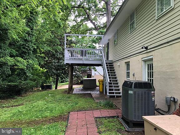 4th image of 1909 Sleepy Hollow Ln