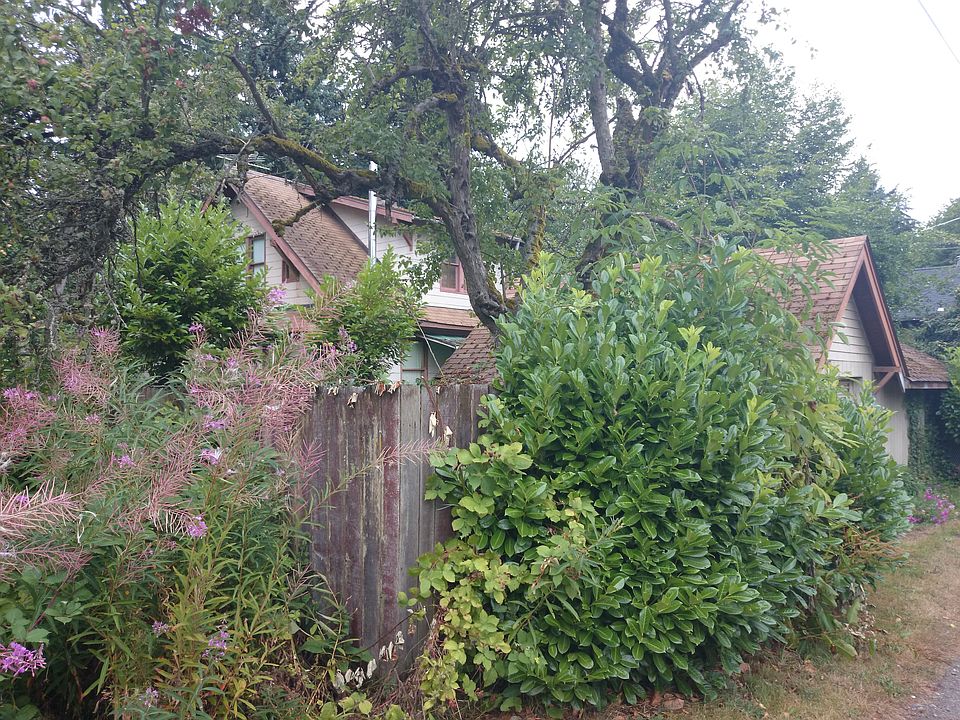 2nd image of 2710 Fairmount Ave SW