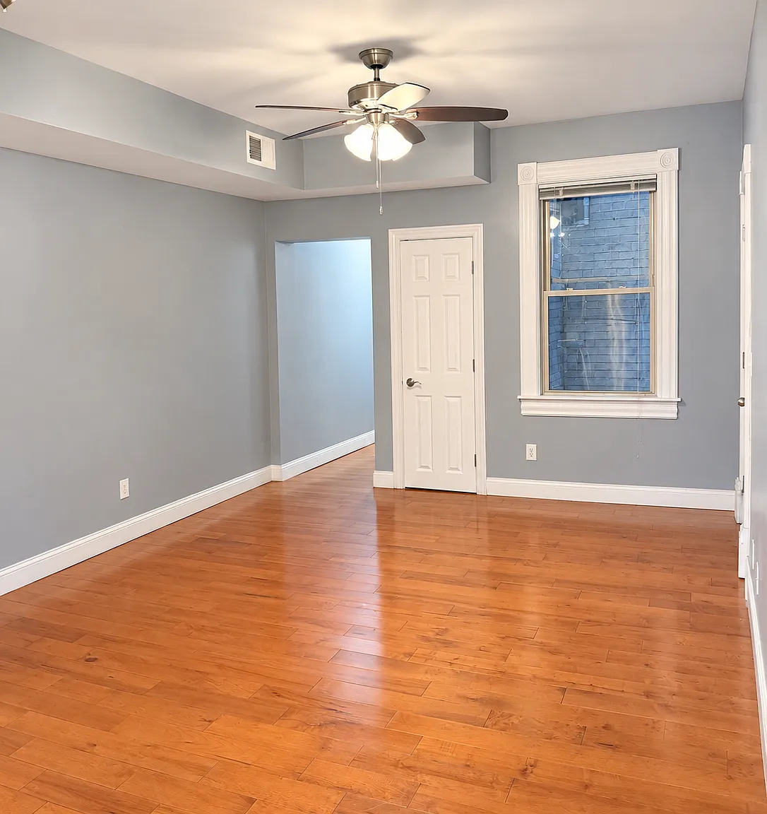 Updated 2 Bed / 2 Bath Apartment in Central Dubuque — Photo 2