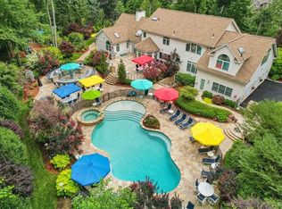 18 Golf Course Dr, Montebello, NY 10901
