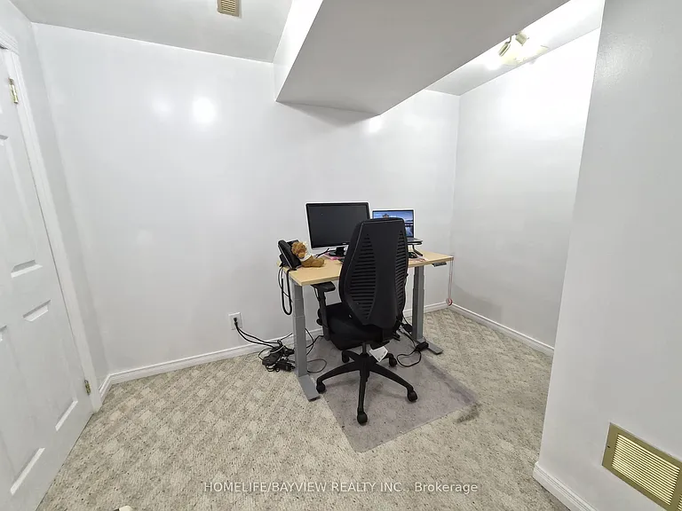 1000 Barclay Cir — Photo 18