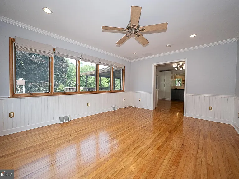 353 S Old Middletown Rd — Photo 7