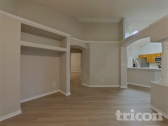 3rd image of 1067 Stoneham Dr