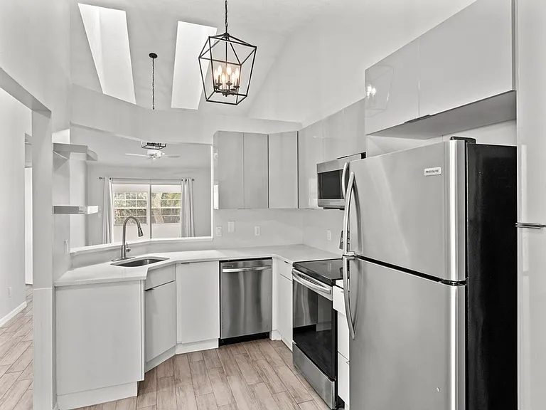 1868 Sixty Oaks Ln — Photo 4