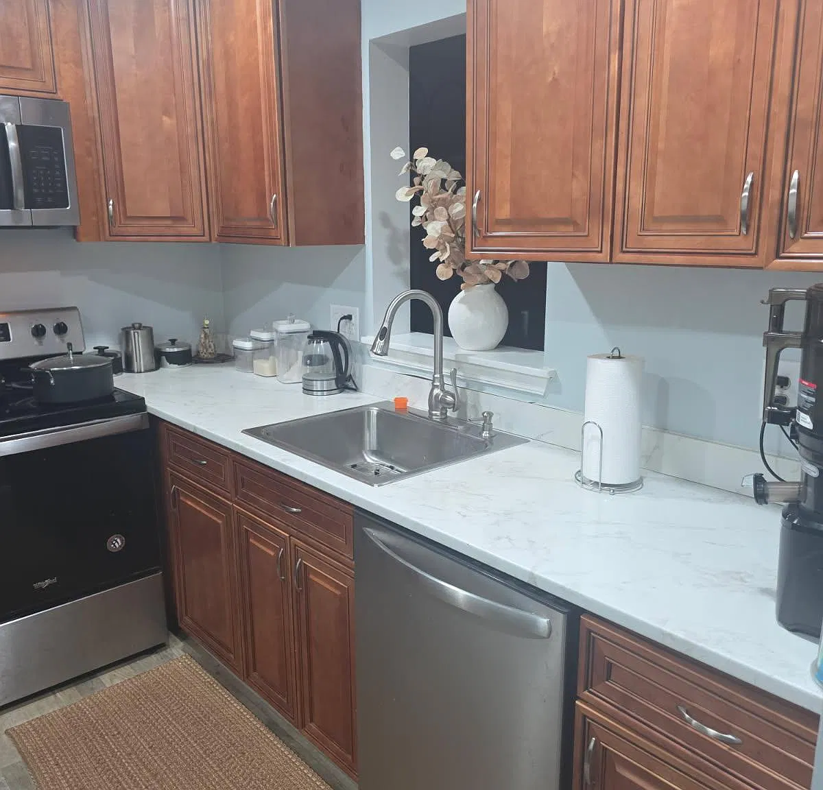 3 bed, 1334 sqft, $2,900 — Photo 2