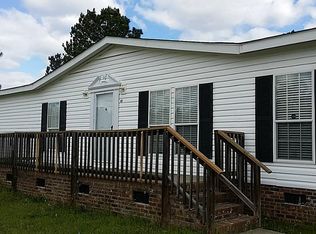 105 McIver Rd, Raeford, NC 28376